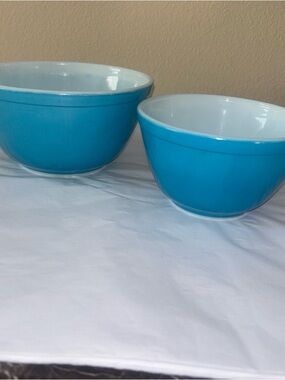 2 Vintage Pyrex Primary Color Americana? Turquoise Blue 401 402